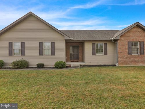 26 Village Dr, FREDERICKSBURG, PA, 17026-9127 | Card Image