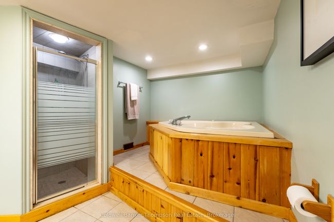 1063 Lakeview Rd, House other with 5 bedrooms, 2 bathrooms and 3 parking in Utterson ON | Image 36