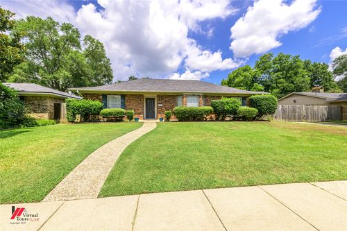 7515 Millbrook Dr, Shreveport, LA, 71105-5404 | Card Image