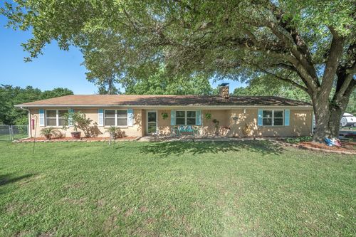 542 S Houston St, Edgewood, TX, 75117-3104 | Card Image
