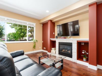 24326 101a Ave, House other with 4 bedrooms, 3 bathrooms and 2 parking in Maple Ridge BC | Image 3