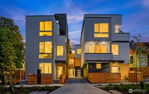 723 18th Ave, Seattle, WA, 98122-4703 | Card Image