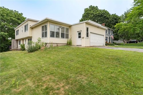 287 Thompson Blvd, Watertown, NY, 13601-6819 | Card Image