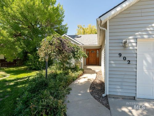 902 16th Ave E, Jerome, ID, 83338-1568 | Card Image
