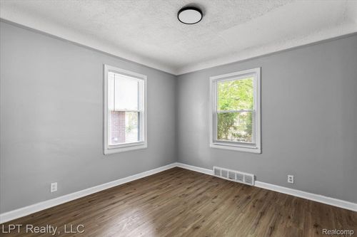 11608 Duchess St, Detroit, MI, 48224-1547 | Card Image