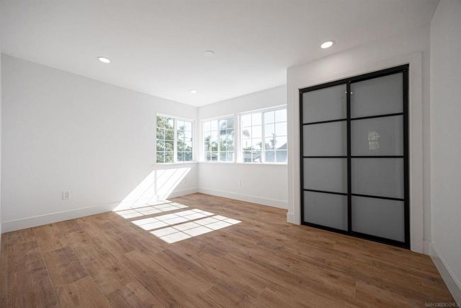 Upstairs second accessory bedroom | Image 36