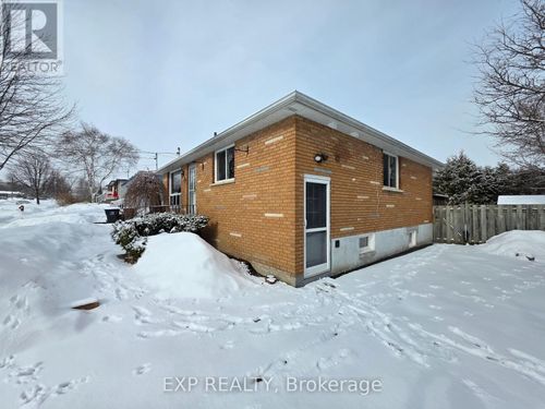lower-77 Kulpin Ave, Bradford, ON, L3Z1T6 | Card Image