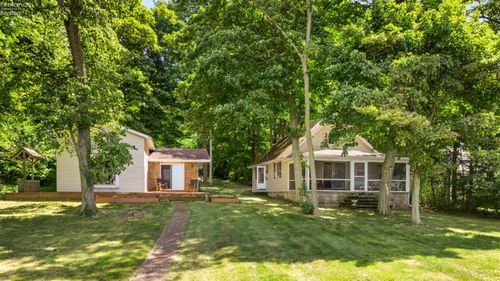 1839 Put In Bay Rd, Put-in-Bay, OH, 43456-6802 | Card Image