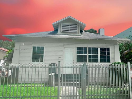 1759 Nw 18th Ter, Miami, FL, 33125-2320 | Card Image
