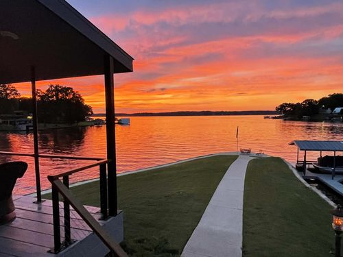 680 Eastlake Dr, Muscle Shoals, AL, 35661-4523 | Card Image