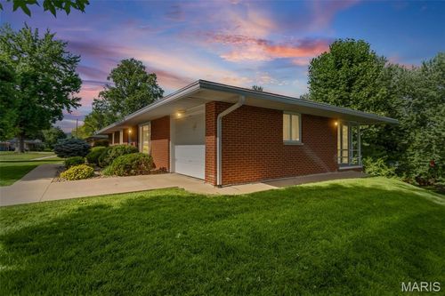 4 Chapel Ct, Collinsville, IL, 62234-4330 | Card Image