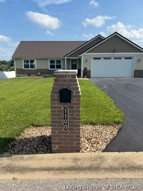 1100 Pine Meadow Dr, Salem, IN, 47167-7349 | Card Image