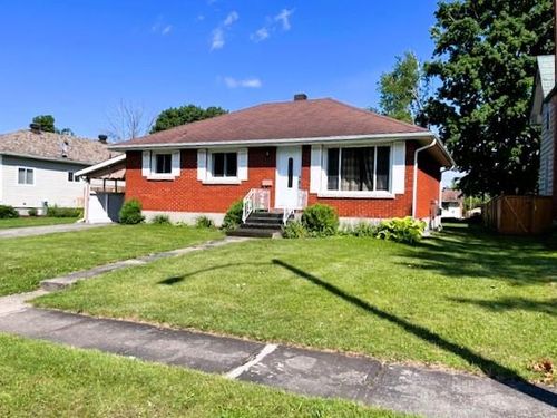 30 Bethune Ave, Long Sault, ON, K0C1P0 | Card Image