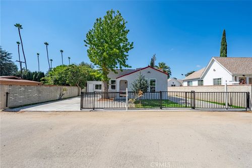 2461 Saint Pierre Ave, Altadena, CA, 91001-5261 | Card Image