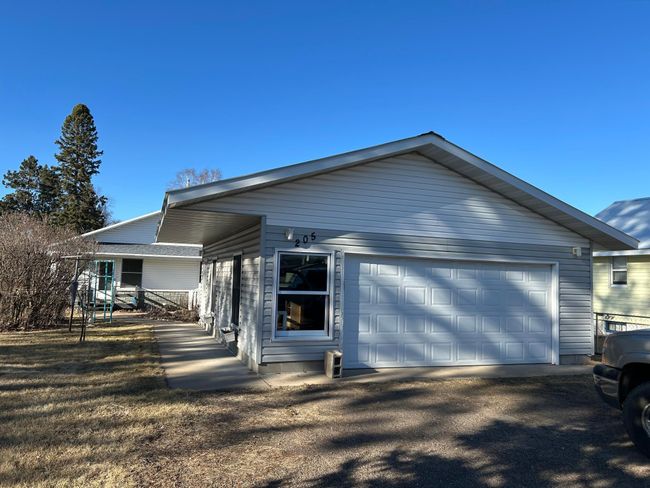 Front walkway, detached garage | Image 53