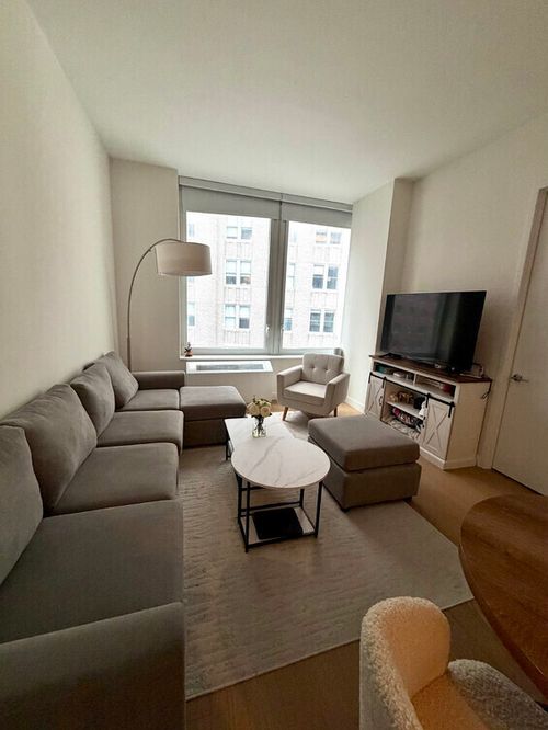 906-180 Water Street, New York City, NY, 10038 | Card Image