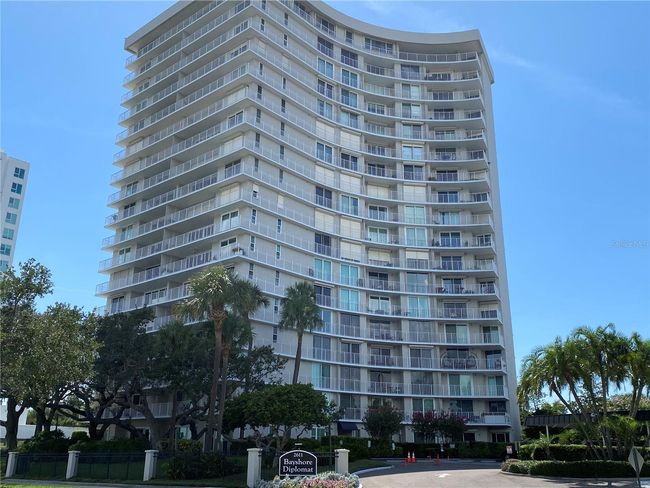 Bayshore Diplomat Condo Building | Image 32