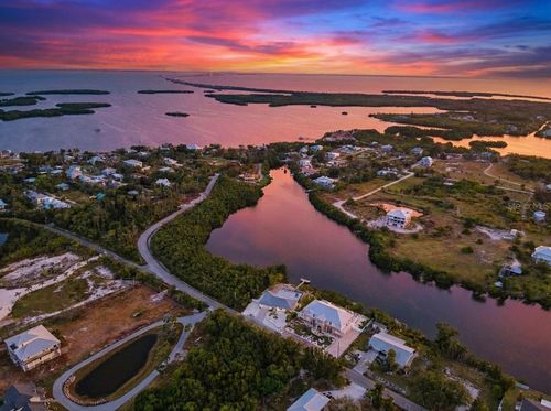 910 Bayshore Dr, Terra Ceia, FL, 34250 | Card Image