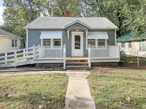 1309 N 4th St, Arkansas City, KS, 67005-1631 | Card Image