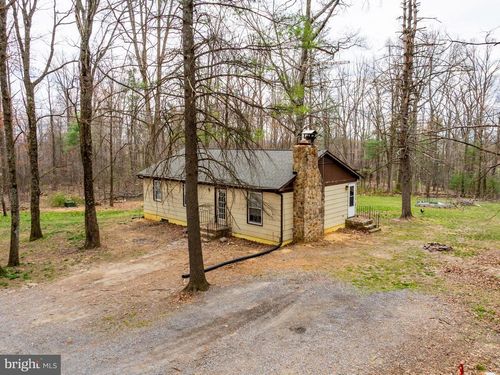 5915 Mayberry Rd, SINGERS GLEN, VA, 22850-2323 | Card Image