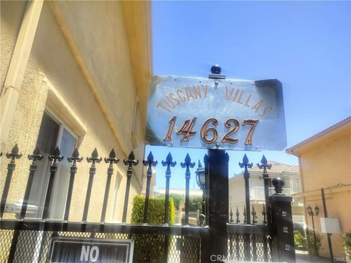 14627 Gledhill St, Panorama City, CA, 91402-1284 | Card Image
