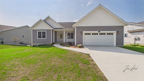35-7393 Atwater Dr, Norton Shores, MI, 49456-8615 | Card Image
