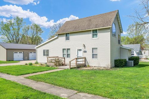 209 N Vermilion Ave, Allerton, IL, 61810-9777 | Card Image