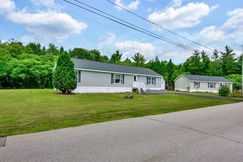 20-20 Raiders Ln, Raymond, NH, 03077-1568 | Card Image