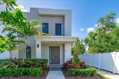 501 Nw 17th St, Townhouse with 4 bedrooms, 2 bathrooms and null parking in Fort Lauderdale FL | Image 2