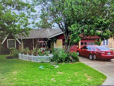 227 Mimosa Street, House other with 3 bedrooms, 2 bathrooms and null parking in Lake Jackson TX | Image 1