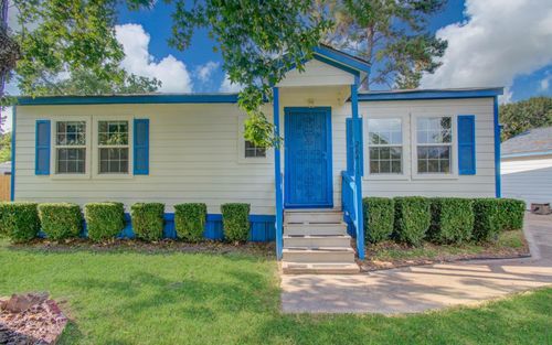 28411 Red Fox Ln, Pinehurst, TX, 77362-4027 | Card Image