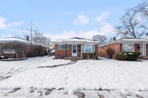 4114 Lincoln Blvd, Dearborn Heights, MI, 48125-2566 | Card Image