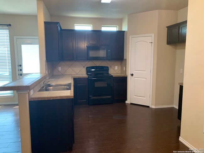 201 Anne Louise Dr, Home with 3 bedrooms, 3 bathrooms and null parking in New Braunfels TX | Image 16
