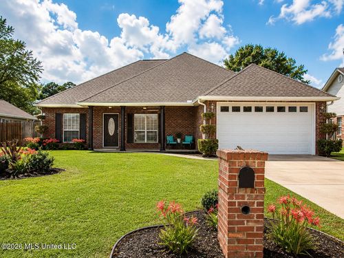 7621 Falcon Cir, Ocean Springs, MS, 39564-7031 | Card Image