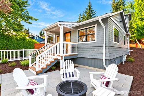 346 10th Ave, Kirkland, WA, 98033-5520 | Card Image