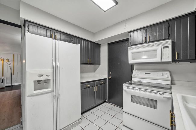 5309 S Somerset Lane, Condo with 2 bedrooms, 2 bathrooms and null parking in Greenfield WI | Image 8