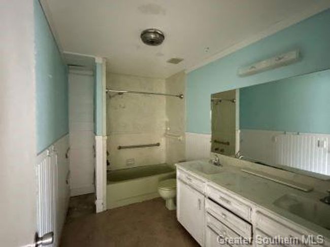 guest bathroom | Image 11