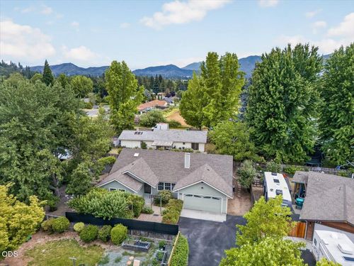 1222 Monroe Way, Grants Pass, OR, 97527-5132 | Card Image