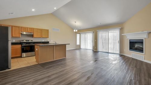 bldg-8-5593 Stoney Pl N, Shelby Twp, MI, 48316-4923 | Card Image