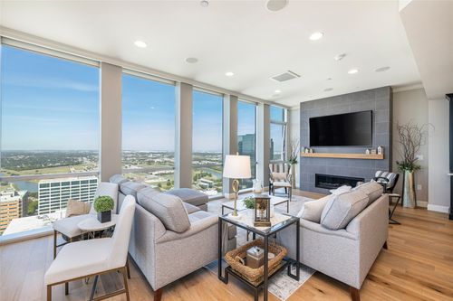 apt-3206-500 Throckmorton St, Fort Worth, TX, 76102-3819 | Card Image