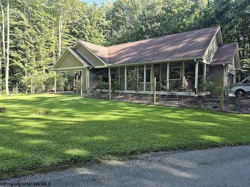 464 Maple Avenue, Davis, WV, 26260-0000 | Card Image