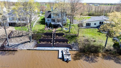 1432 Lake Vue Dr, Roaming Shores, OH, 44085-9755 | Card Image