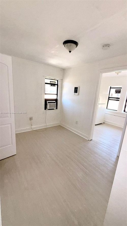 apt-5-1140 Nw 4th St, MIAMI, FL, 33128-1033 | Card Image
