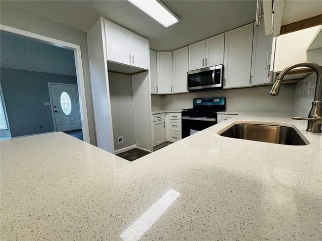 208 Arbour Way, House other with 3 bedrooms, 2 bathrooms and null parking in Suwanee GA | Image 22