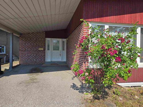 37 Bessarion Rd, North York, ON, M2K1H8 | Card Image