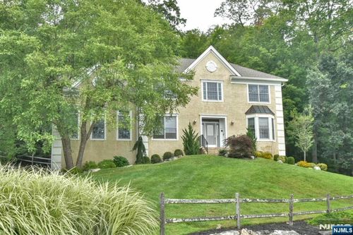 64 Cedar Dr, Tuxedo Park, NY, 10987-4807 | Card Image