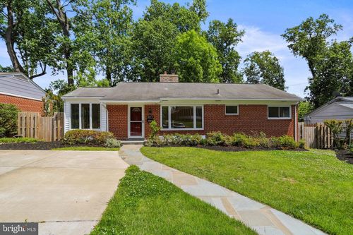 8417 Farrell Dr, CHEVY CHASE, MD, 20815-3851 | Card Image