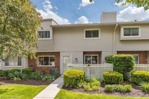 4-4310 Hyde Park, North Olmsted, OH, 44070 | Card Image