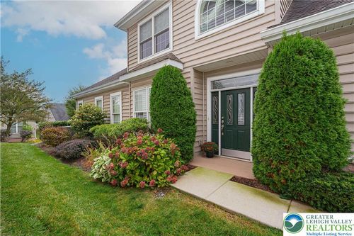 6718 Patriots Dr, Bethlehem, PA, 18017-9480 | Card Image