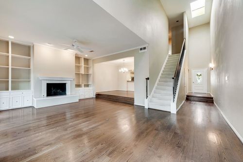 4150 Woodcreek Dr, Dallas, TX, 75220-5073 | Card Image